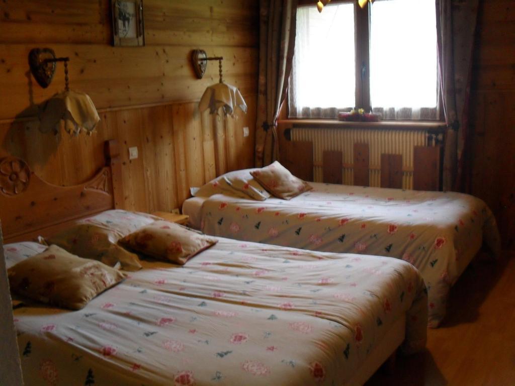 ホテル オテル ド ラ ポスト ヴァロワール 部屋 写真