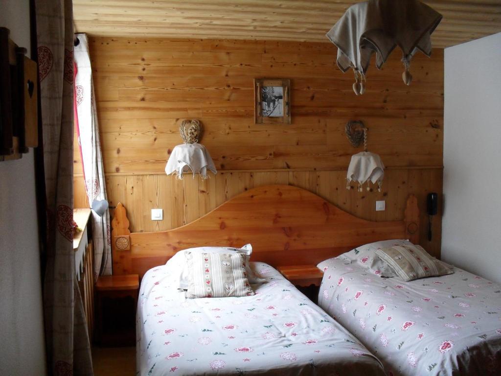 ホテル オテル ド ラ ポスト ヴァロワール 部屋 写真